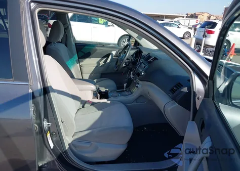 2013 Toyota Highlander from USA, damaged, VIN 5TDZA3EH3DS046672